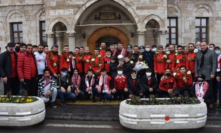 Avrupa Şampiyonu Ampute Milli Takımı'na Sivas'ta coşkulu karşılama