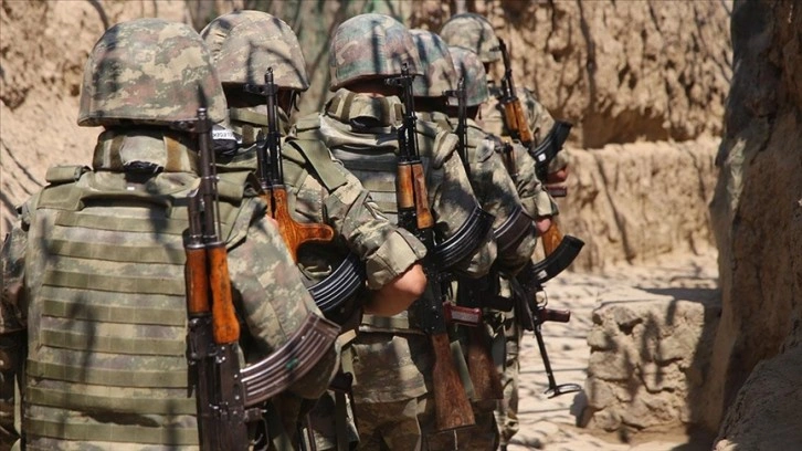 Azerbaycan Savunma Bakanlığından, Karabağ'a revan Ermenistan Savunma Bakanı'na uyarı