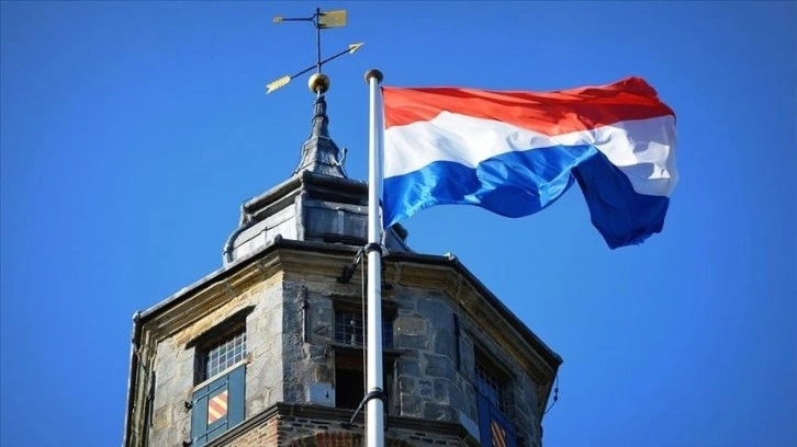 Hollanda'da 299 güneş sonraları hükümet yöntemince kuruldu