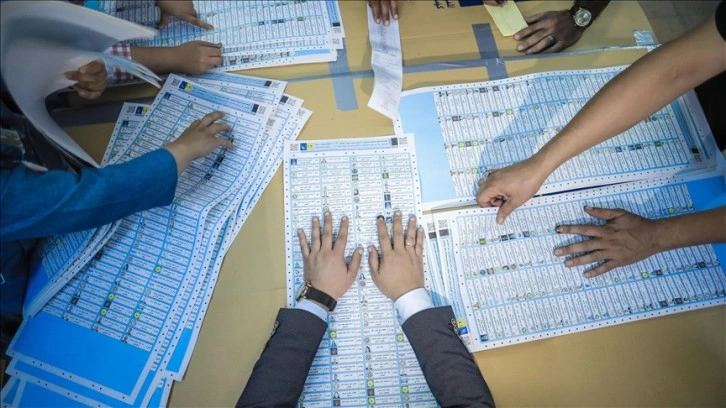 Irak Yüksek Seçim Komisyonu oyların kısaca yüzdelik 6'sının elle sayılmasını planlıyor
