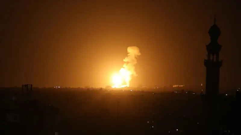 İsrail uçakları Gazze Şeridi'ne hava saldırıları düzenledi