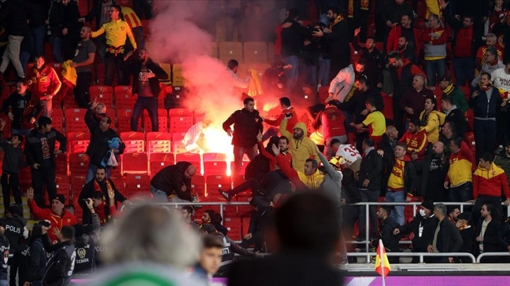 İzmir'deki derbi maçta yabancı maddeleri stada sokanlar belirleme edildi