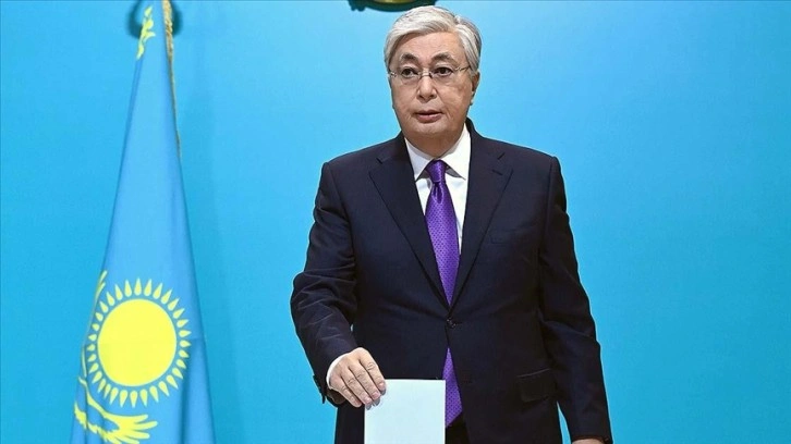 Kazakistan'da Tokayev, cumhurbaşkanlığı seçimini bariz boşluk önde götürüyor