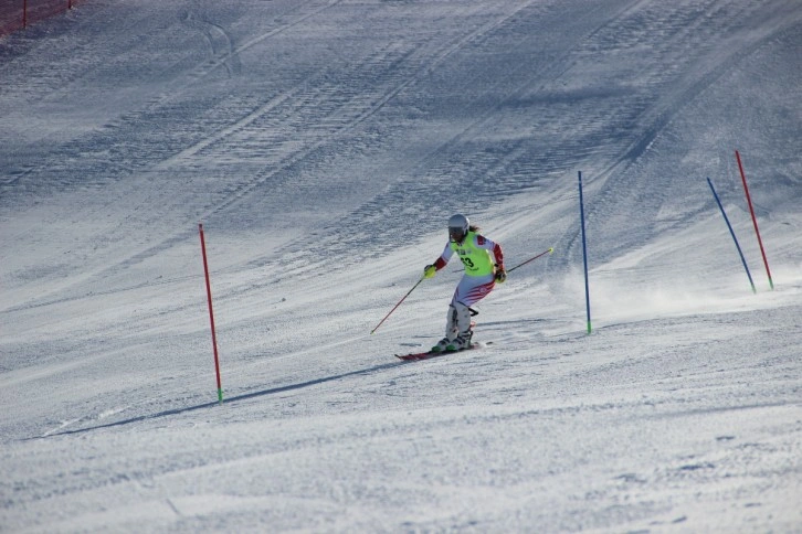 Pekin Olimpiyatları'nda kayak branşında Türkiye'yi temsil edecek sporcular belli oldu