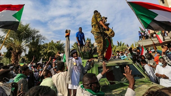 Sudan'da 'Aralık Devrimi'nin 3. senesinde askeri engelleme karşıtlarından gösteri