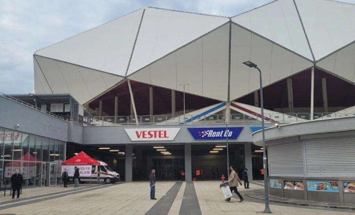 Trabzonsporlu taraftarlar için stadyum dışına aşı çadırı