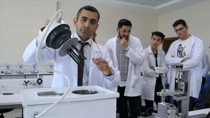 Türk akademisyen, kansorejen radon gazının seviyesini ölçen aygıt geliştirdi