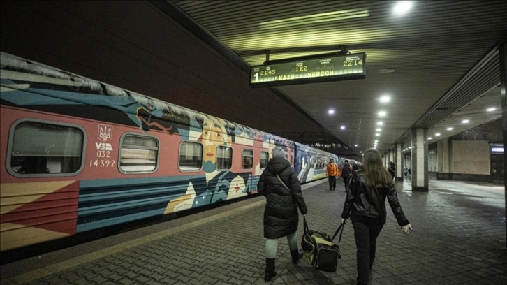 Ukrayna'da savaşın başlamasından sonradan Herson'a revan evvel geçici treni Kiev'den yola ç