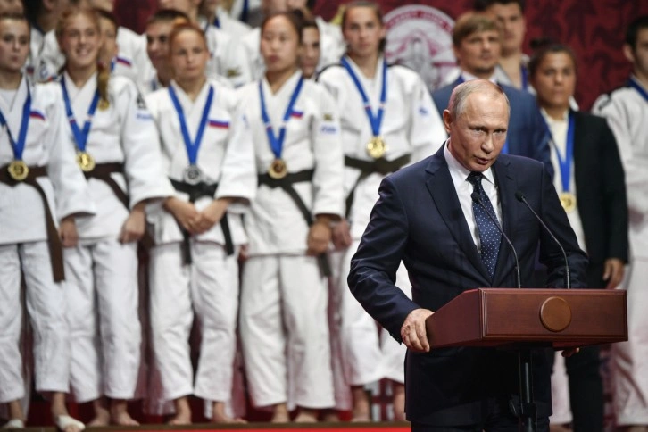 Uluslararası Judo Federasyonu, Vladimir Putin'in onursal başkanlığını askıya aldı