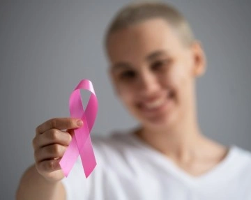 40 yaş altındaki meme kanseri olaylarında yaşam kaybı oranı arttı
