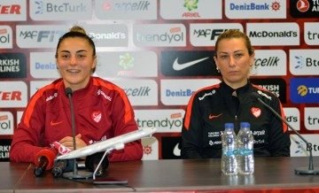 A Milli Kadın Futbol Takımı Teknik Direktörü Kıragası: Takımımla bir kez daha gurur duydum