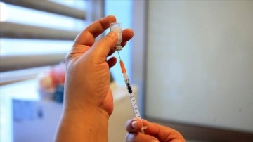 AB çıkar yol düzenleyicisi dünkü Kovid-19 aşısının diploma başvurusunu inceliyor