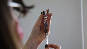 AB, seyahatlere 9 ay ortamında 3. düze Kovid-19 aşısı olma şartı getiriyor