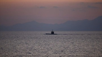 ABD denizaltısı Pasifik’te adsız sansız ortak cisme çarptı