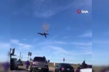 ABD'de hava gösterisinde 2 uçak çarpıştı
