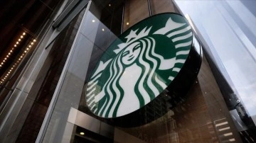 ABD'de Starbucks, çalışanlarına telkih yada gelişigüzel hafta Kovid-19 testi zorunluğu getiriyor