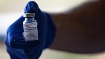 ABD'li derman şirketi Moderna, Kovid-19 aşısını varlıklı devletlere satmakla suçlanıyor