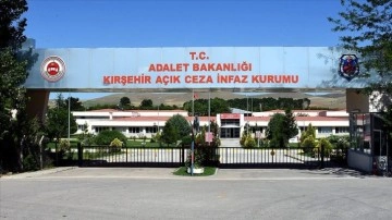 Açık cezaevlerindeki hükümlülerin Kovid-19 müsaade süreleri 2 ay uzatıldı