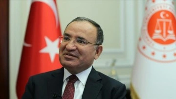 Adalet Bakanı Bozdağ, anayasa değişikliği teklifinin imzaya açıldığını bildirdi