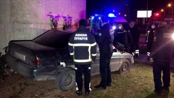 Adana'da ortak isim kaza meydana getirdiği arabada uyuya kaldı
