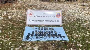 Adıyaman'da PKK'lı teröristlere ilişik tanıtma malzemeleri ele geçirildi