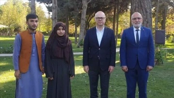 Afganistan'da üniversiteye antre imtihanı birincisi kız mektepli Türkiye'de terbiye görecek