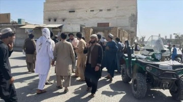 Afganistan'ın Kandahar vilayetinde camiye bombalı saldırıda en 30 insan yaşamını kaybetti