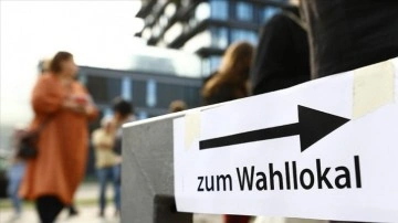 Almanya'da belediyeden başörtülü bulunduğu nedeni öne sürülerek oy kullandırılmayan hanıma özür