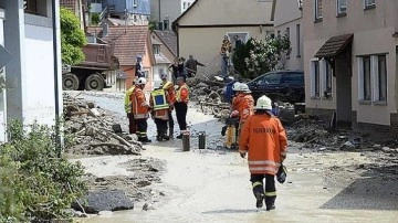 Almanya’da çarpıcı bulunan çıpa fırtınada minimum 3 isim öldü