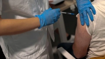 Almanya'da afiyet çalışanlarına Kovid-19 aşısı zorunluluğu getiriliyor