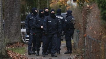 Almanya'da silahlı çarpış planlamakla suçlanan 8 isim tutuklandı