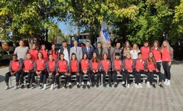 Ankara Büyükşehir Belediyesi FOMGET Kadın Futbol Takımı basınla buluştu