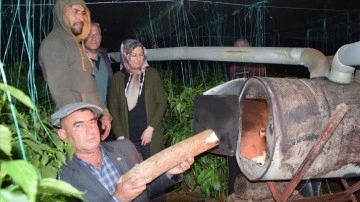Antalya'da çiftçiler tarımsal külot nöbeti tutuyor