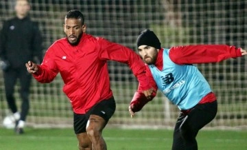 Antalyaspor, Amilton ile alternatifleri ayırdı