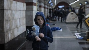 Artan Rusya saldırıları zımnında Kievliler baştan metro istasyonlarına sığındı