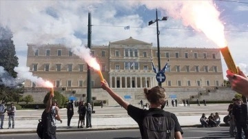 Atina'da başarım değerlendirmesini gıcırtı fail öğretmenler greve gitti