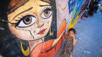 Bağdat'ın çağ dışı sokakları fahri gençlerin mülevven çizimleriyle canlanıyor
