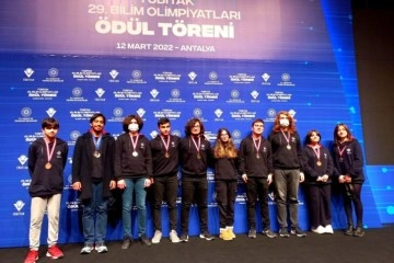Bahçeşehir Koleji öğrencilerinden TÜBİTAK Ulusal Bilim Olimpiyatları’nda büyük başarı
