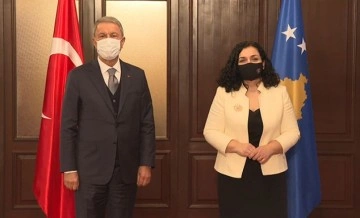 Bakan Akar, Kosova Cumhurbaşkanı ve Başbakanı ile görüştü