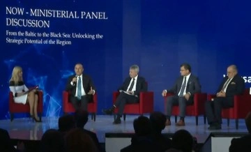 Bakan Çavuşoğlu: Türkiye, Polonya ile Romanya arasındaki üçlü mekanizmamız çok önemli