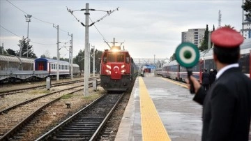 Bakü-Tiflis-Kars Demir Yolu'ndaki 'yapısal engeller' kalkacak, yük taşımacılığı artac