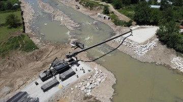 Bartın'da selde yıkılan köprünün adına MSB eğreti köprü kuruyor