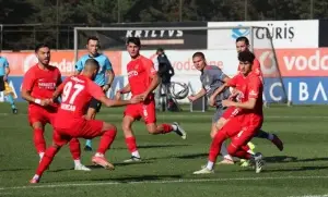 Beşiktaş, özel maçta Ümraniyespor'u 4 - 0 yendi