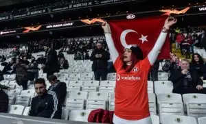 Beşiktaş taraftarları, takımından bu sene de çifte kupa bekliyor
