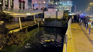 Beşiktaş'ta bahir kenarındaki restoranın balkonu çöktü, 4 ad yaralandı