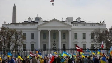 Beyaz Saray uğrunda Ukrayna'ya dayanak noktası gösterisi