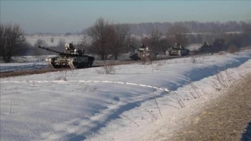 Blinken: Rus birlikleri Ukrayna sınırına yaklaşmaya bitmeme ediyor