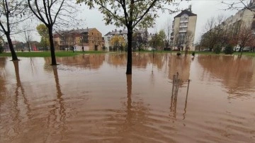 Bosna Hersek'te hararetli yağmur sere bozukluk oldu