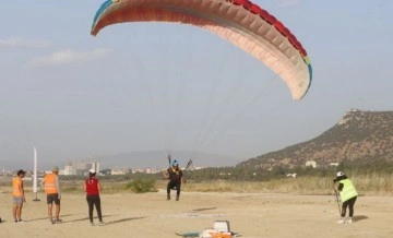 Burdur'da Yamaç Paraşütü Hedef Yarışması