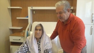 Bursa'da 103 yaşındaki eş koronavirüsü yendi